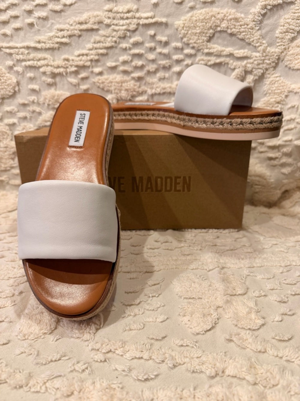 Steve Madden White  Espadrille Slide Sandals 634